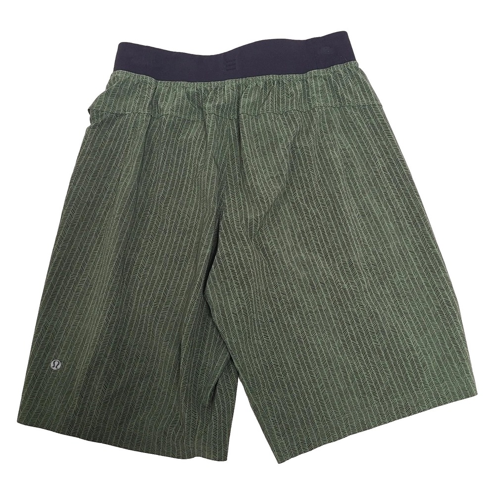 Lululemon T.H.E. Short 11"‎ Linerless Green Pockets Men's Size S EUC